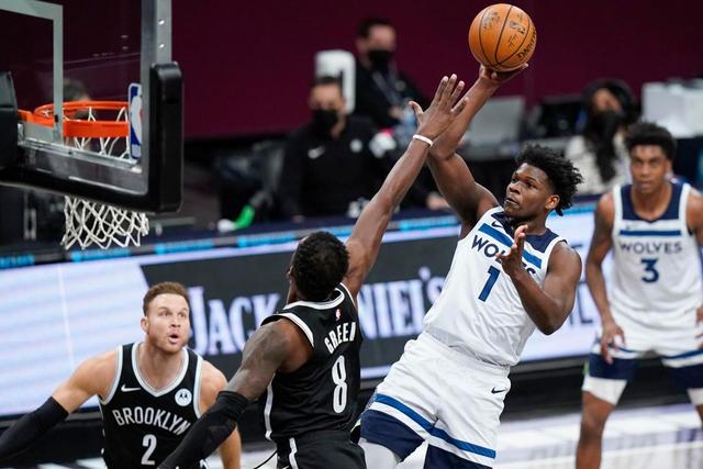 萧华谈NBA未来星：布伦森与文班亚马的卓越表现